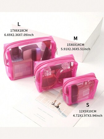 3件套粉色透明网眼化妆包套装，包含大容量化妆品收纳包、小号口红袋和中号旅行洗漱包。透明设计，方便收纳化妆品，是馈赠佳品。拉链设计，方便收纳各种美甲用品。也可用于梳妆台、化妆包、收纳盒等。此外，它还可用于桌面收纳、化妆包、化妆袋、化妆收纳袋等。小号化妆包、大容量化妆包、圣诞礼物、旅行收纳包、女士旅行必备礼品、手拿包/小手提包、化妆收纳包、化妆收纳袋、化妆刷收纳袋、迷你收纳袋、大容量收纳袋等。