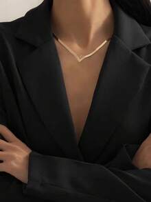 1pc Minimalist Chic V-Shaped Blade Chain Stainless Steel Necklace For Women, Fashion Essential