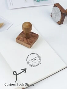 Timbro per libri personalizzato | Timbro timbrator | Timbro "Da biblioteca di" | Accessori per lettori | Timbro personalizzato | Timbro per libri Torna a scuola, Torna a scuola, Forniture scolastiche - Cachi - Visualizzare 4