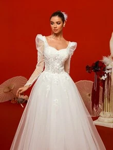 Vestido de novia blanco vintage de encaje de manga larga, espalda descubierta, corte evasé y tren con detalles de red barroca - Blanco - Ver 8