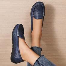 Women's Solid Color Fashion Loafers, Soft Bottom Lightweight Hollow Casual Shoes, Closed Toe Comfortable Walking Shoes