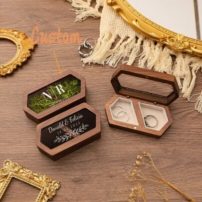 Caja personalizada de madera para anillos de ceremonia de boda, anillo de madera con tapa acrílica, caja de anillo para portador de anillo, caja de anillo para ceremonia de boda, regalo de aniversario 1 pieza Ahorro de espacio, exquisito, elegante, de alta calidad, vintage, ordenado, personalizado, para el Día del Niño, para el Día del Padre, para la graduación, para bodas, para el estreno de la casa, sala de estar, dormitorio, hogar, baño, vuelta al colegio, renovación del hogar, cajas de joyería personalizadas, renovación del hogar, calendario festivo