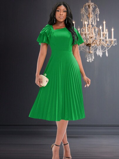 女士纯色简约荷叶边袖褶皱圣诞绿色连衣裙，适合日常穿着