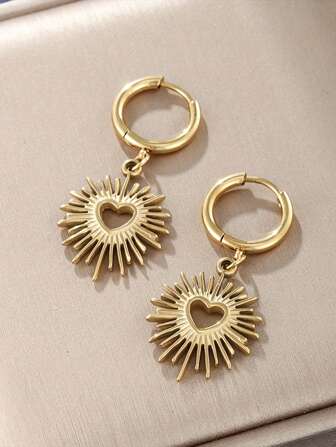 1 par de pendientes de acero inoxidable dorados con corazón hueco vintage, aptos para uso diario de mujeres
