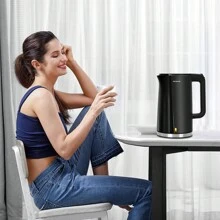 1 件装 1.7 升电热水壶，双层保温，2200W，大容量，360° 旋转底座，过热保护，干烧保护，Aigostar，黑色，适合家庭日常使用 - 查看 8
