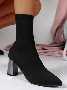 7.5厘米细针织尖头粗跟弹力中筒靴，女款，2025年秋冬新品