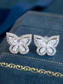 1 Paar elegante Cut Out Schmetterling Zirkonia Ohrstecker Damenschmuck für Frauen 925 Sterling Silber raffinierte Ohrringe Feinjuwelen Geschenke für Mädchen für den täglichen Gebrauch, Verabredungen, Dekoration für Abschlussball und Partys