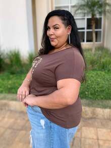 Women's Plus Size Printed T-Shirt V-Neck GG G1 G2 G3, Lightweight Fabric, Great Fit And Comfort. - 摩卡棕 - 查看 2
