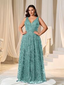 Faeriesty Curve Plus Women's Deep V-Neck Backless Sheer A-Line Evening Gown – Formal Banquet Dress, Wedding Photography, Red Carpet Event, Bridal Portrait, Gala Celebration Attire - Green - View 3