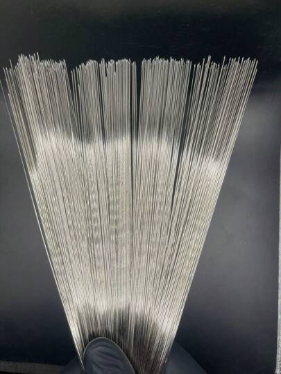 KIT DE AGULHAS DE AÇO COM 10 UNIDADES DE 23 CM PARA BORDADOS MISSANGAS CRISTAIS ETC
