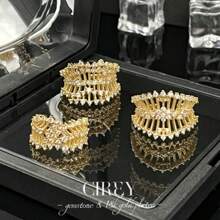 CIREY 18K Textured Gold Lace Vintage Baroque Style Ring With Rhinestones, Women Jewelry Gift - Lips - View 3