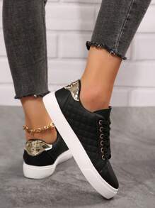 Zapatillas blancas para mujer, nuevas zapatillas de moda coreana casual planas con cordones vulcanizados, antideslizantes y cómodas para primavera y otoño