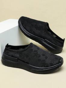 Sneakers Pria - Hitam - View 4