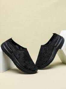 Sneakers Pria - Hitam - View 2