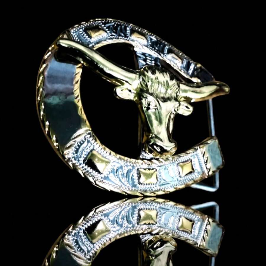 Thin Horseshoe Cowboy Buckle - Horseshoe Bull - View 1