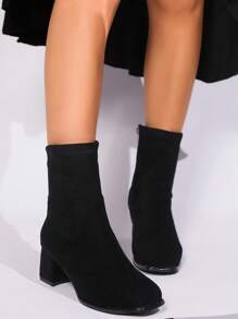 Damen Schwarze High Heel Ankle Boots, Neu für Herbst/Winter 2025, Vintage-Stil, thermisch gefüttert, seitlicher Reißverschluss, quadratische Zehenpartie, schmale Passform