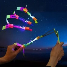Súng cao su phát sáng LED, Đồ chơi trò chơi ngoài trời lấp lánh, Súng cao su trực thăng đàn hồi xoay, Quà tặng hoàn hảo cho trò chơi du lịch, Giải trí ngoài trời, Tiệc sinh nhật, Quà tặng tiệc vui nhộn Quà tặng tiệc, Trò chơi cắm trại, Giáng sinh - Nhiều màu - Xem 10