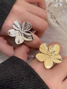 1pc Flower Shaped Metal Fashion Ring, Exaggerated Metal Finger Ring, Retro Chic Party Accessory - Flowers - View 5