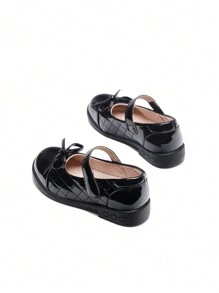 A Pair Of Black Girls' Diamond Patterned PU Leather Anti Slip Low Top Round Toe College Style Princess Shoes Suitable For School Commuting, Parties And Weddings, Suitable For All Seasons. - Black - View 6