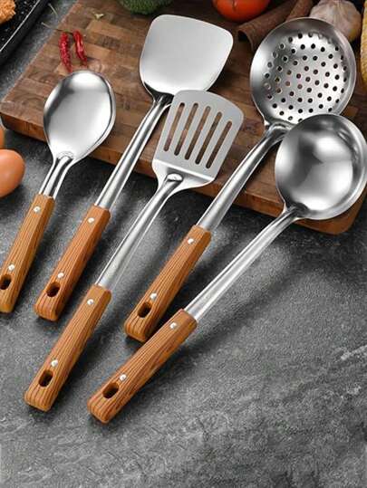 5pcs/3pcs Stainless Steel Heat-Resistant Wooden Grain Handle Cooking Utensil Set With Spatula, Ladle And Strainer, For Kitchen Use (Batch Differences May Result In Slight Variations In Handle And Strainer Hole Design, And Minor Scratches On Stainless Steel Products That Do Not Affect Use)