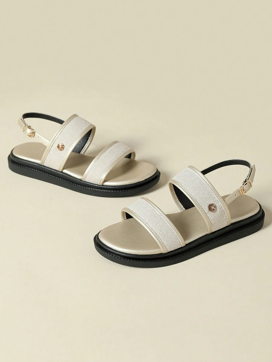 厚底女士搭扣凉鞋，撞色复古度假波西米亚风露趾凉鞋，舒适简约夏季新款坡跟平底防滑沙滩鞋，搭配连衣裙优雅时尚，波点帆布运动休闲鞋，春秋季糖果色系，金色圆头，金属纽扣罗马凉鞋