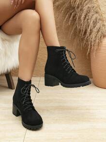 时尚女靴女靴短靴英伦风厚底短靴机车皮靴中筒靴舒适户外女时尚经典绒面圆头短靴复古系带粗跟防滑舒适6.5cm不累通勤高跟细跟四季靴低帮透气短靴女靴英伦风2025秋季薄款百搭透气粗跟休闲百搭细跟靴短靴 - 黑色 - 查看 4