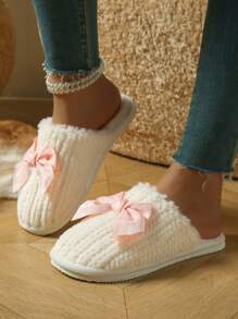 Pantoufles d'hiver en peluche unicolore de luxe - semelle ultra douce et design d'orteil fermé - Confort plat, enfiler - Pantoufles d'intérieur chaudes pour temps froid