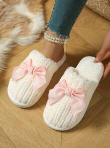 Pantoufles d'hiver en peluche unicolore de luxe - semelle ultra douce et design d'orteil fermé - Confort plat, enfiler - Pantoufles d'intérieur chaudes pour temps froid