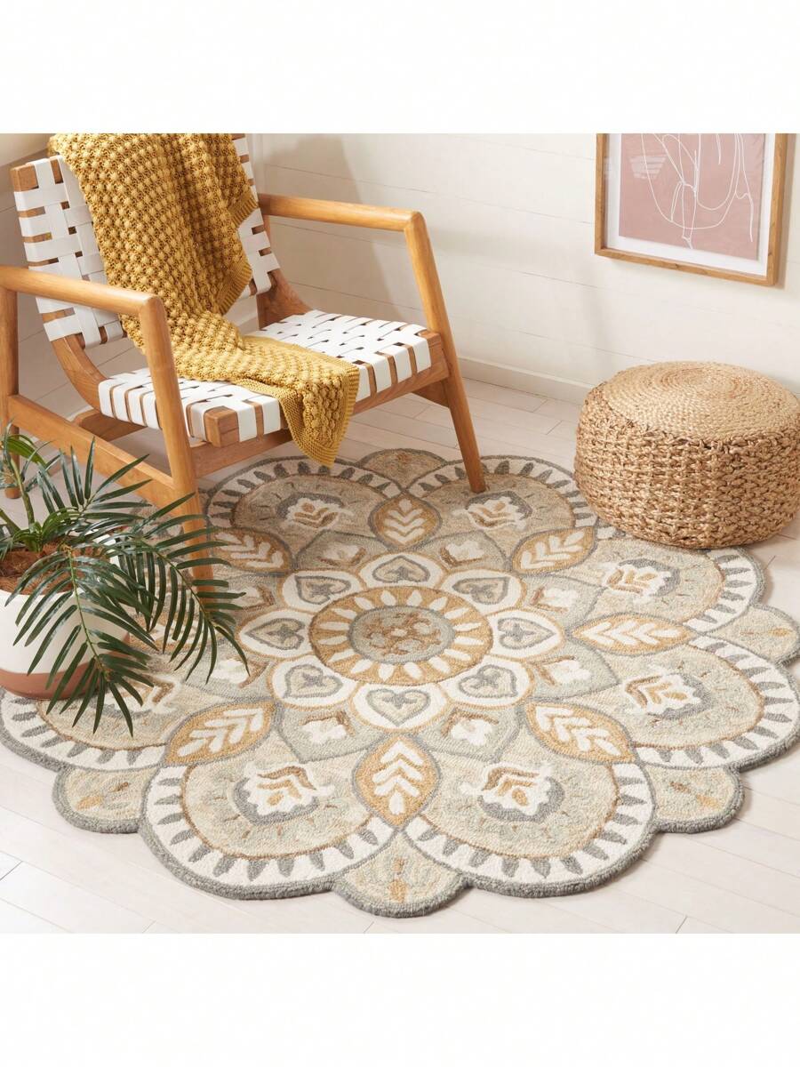 Safavieh Novelty 604 Hand Tufted Tranisitional Area Rug - Beige - View 1