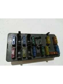 Fuse Box Peugeot 106 1.0 8v 9632876980 - 彩色 - 查看 4
