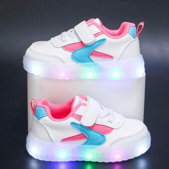 1 双带灯儿童鞋，1 双女童鞋，1 双女婴鞋，1 双 PU 皮革白色运动鞋，1 双日常穿着鞋，1 双休闲平底鞋，1 双时尚百搭婴儿/幼儿鞋