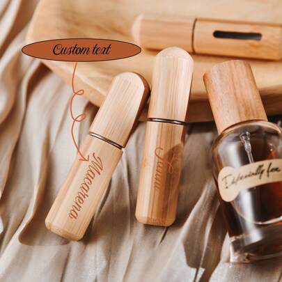 Personalisierte Parfümzerstäuberflasche, individuelle Luxus Parfümzerstäuberflasche, Parfümzerstäuberflasche mit Bambusgehäuse, kleine nachfüllbare Sprühflasche, personalisierte tragbare Sprühflasche, Geschenk für Freunde, Geschenk für Brautjungfern, Multifunktional, platzsparend, dekorativ, mit Buchstabe, exquisit, stilvoll, vintage, einzigartig, individualisiert, personalisiert, maßgefertigt, ideales Geschenk für sie, Freundin, Großeltern, für Jahrestage, Hochzeiten, Urlaubsstimmung