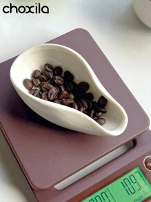 choxila 1 pieza Bandeja de pesaje de granos de café, bandeja de dosificación y medición de granos de café, bandeja de porcelana blanca para granos de café, cucharilla de medición de hojas de té y café para placa de pesaje de café, cucharilla de medición de granos de café, accesorios para juego de café goteo manual. Esta bandeja de granos está diseñada con un pico estrecho que facilita verter los granos de café en el molinillo sin derramarlos. Artículos escolares - Plato de frijol de cerámica - Ver 1