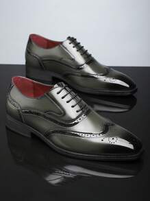 أحذية جلدية كاجوال رسمية للرجال بنقشة محفورة باللونين