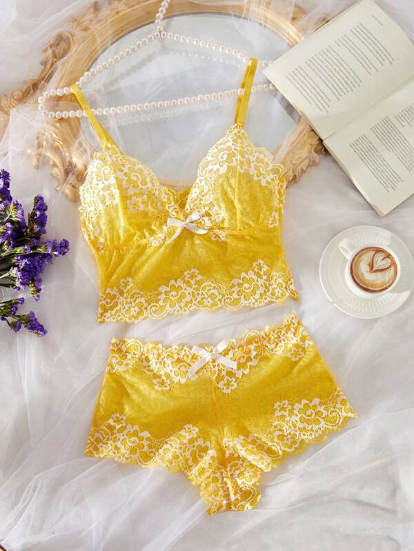 Women's Lace Bow Decorated Sexy Lingerie Set