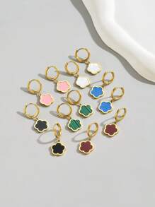 LIEBEIRIS 1 Pair 18K Gold Plated Classic 5-Petal Flower Design Earrings, Suitable For Women Daily Wear And Gift Valentines,Mom,Mother,Mother's Day,Gift - Flower - View 3