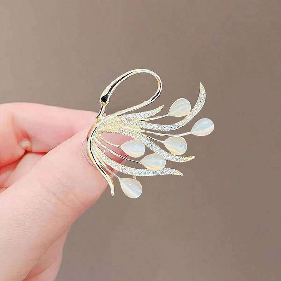 1pc Elegant Swan Brooch Suitable For Daily Wear For Women Dress Accessories Pin For Clothes Bag Charm School Office Accessories Shirts Jacket Jewelry Christmas Halloween Clothes Pin Funny Cute Teacher Gifts Costume Accessories Bag Charms