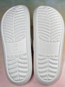 New Fashion Lightweight Plus Size Women's Hollow Out Rainbow Butterfly Cartoon Detachable Flower Decoration Sandals, Unisex Beach Slippers