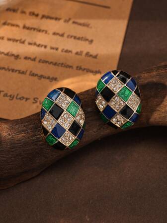 1 Pair Retro Minimalist Geometric Plaid Enamel Inlaid Rhinestone Metal Stud Earrings, Fashionable Jewelry Gift For Women, Suitable For Daily, Vacation, Formal Occasions