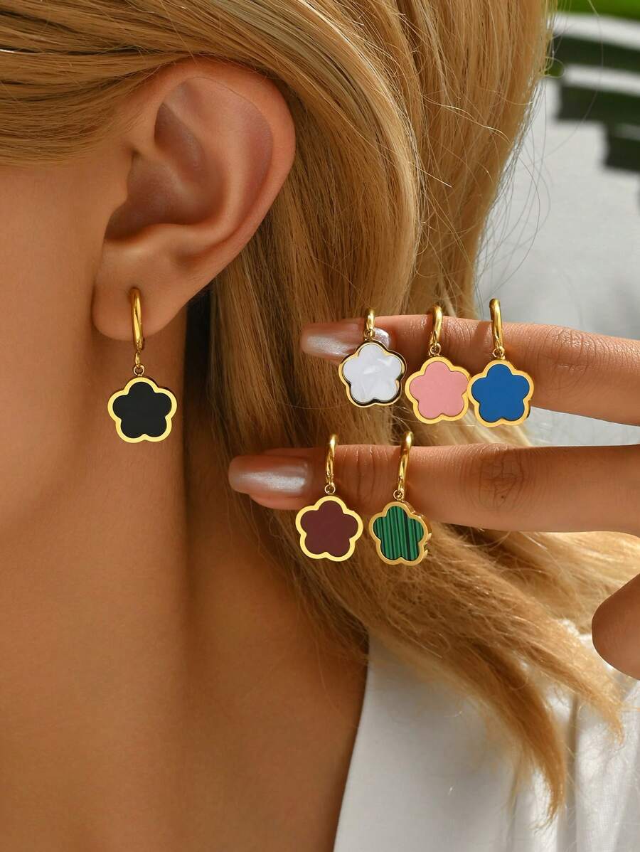 LIEBEIRIS 1 Pair 18K Gold Plated Classic 5-Petal Flower Design Earrings, Suitable For Women Daily Wear And Gift Valentines,Mom,Mother,Mother's Day,Gift - Flower - View 1