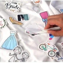 50PCS Casal de Casamento Desenhos Animados DIY Plano de Festa Graffiti Computador Bagagem Casamento Adesivos, Embalagens de Presente Adesivos, Adesivos À Prova D'Água, Artesanato DIY Adesivos Decorativos Multiuso, Adequados Para Decoração Diária De Diários Motocicleta, Carro, Para-choque, Geladeira, Portas E Janelas, Guarda-Roupa, Parede, Decoração de Festa, Decoração de Casa. De Volta Às Aulas