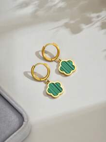 LIEBEIRIS 1 Pair 18K Gold Plated Classic 5-Petal Flower Design Earrings, Suitable For Women Daily Wear And Gift Valentines,Mom,Mother,Mother's Day,Gift - Flower - View 7