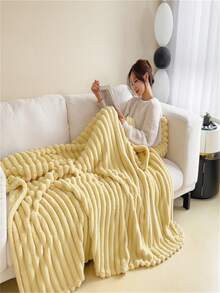 1pc Solid Color Flannel Blanket, Soft Wool Blanket, Multi-Size, Christmas Blanket Dual Use Bedspread And Sofa Throw, Suitable For Office, Bedroom Decor, Room Decor, Usable In Winter And All Seasons, Fits Sofa, Bed, Chair - أصفر - مشاهدة 9