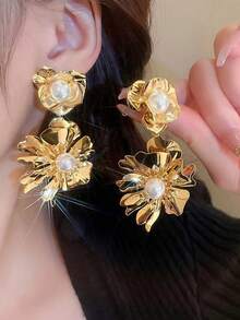 1 Cặp Hoa tai tua rua kim loại hình nơ hoa phóng đại, Hoa tai sáng tạo độc đáo sang trọng của Pháp dành cho phụ nữ - Vàng - Xem 1