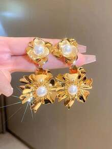 1 Cặp Hoa tai tua rua kim loại hình nơ hoa phóng đại, Hoa tai sáng tạo độc đáo sang trọng của Pháp dành cho phụ nữ - Vàng - Xem 3