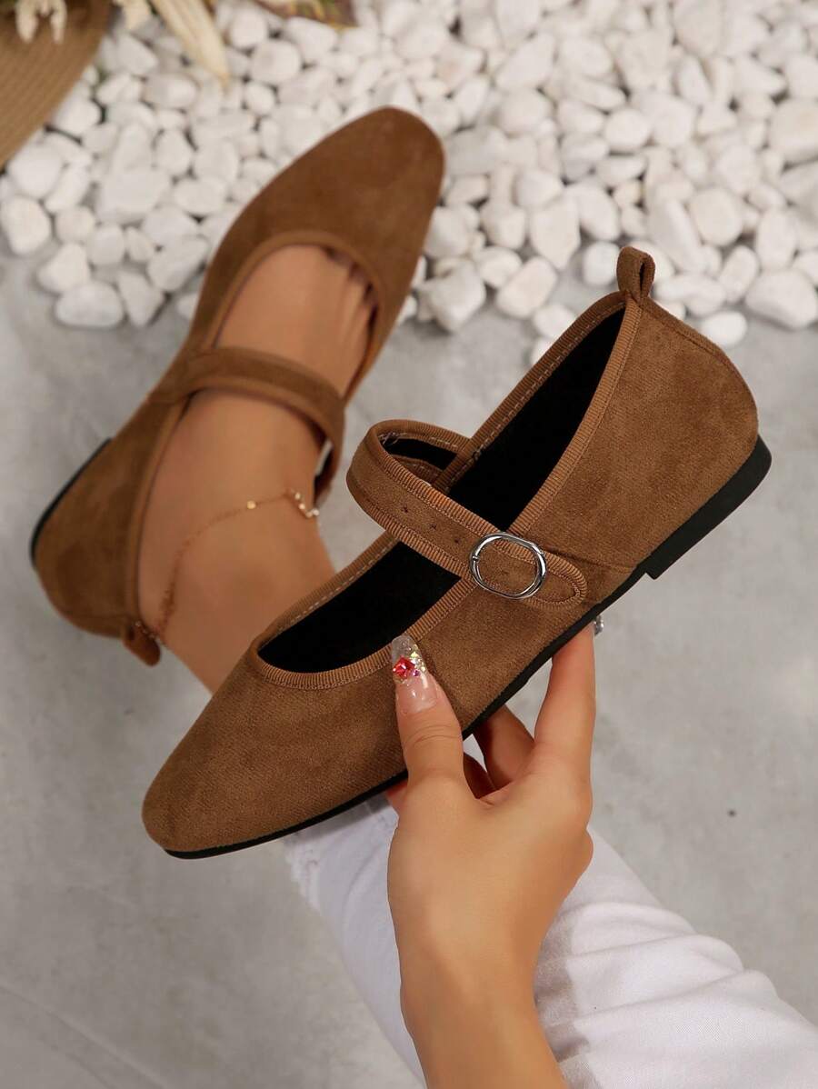 Ballerine nere da donna con cinturini incrociati e punta affusolata, scarpe casual piatte alla moda e versatili, confortevoli per l'autunno