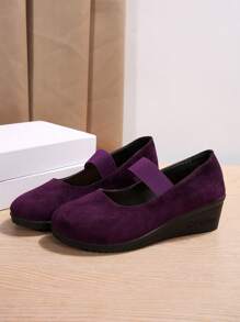 经典纯色时尚高跟女鞋 - 纯色低帮软底坡跟厚底一脚蹬女鞋 - 黑色高跟鞋、绿色高跟鞋、紫色高跟鞋 - 绑带设计防止鞋跟滑落 - 厚底中跟防滑圆头一脚蹬女鞋 - 经典百搭，尺码略大