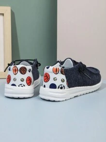 儿童休闲足球印花低帮乐福鞋可爱舒适帆布运动鞋，适合所有季节