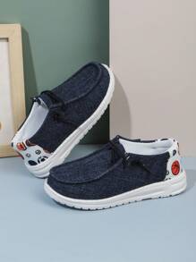 儿童休闲足球印花低帮乐福鞋可爱舒适帆布运动鞋，适合所有季节