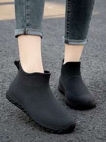 1 Paar wasserdichte und ölresistente Stiefel für Damen, bequeme und warme Gummistiefel für Outdoor-Arbeit im Winter